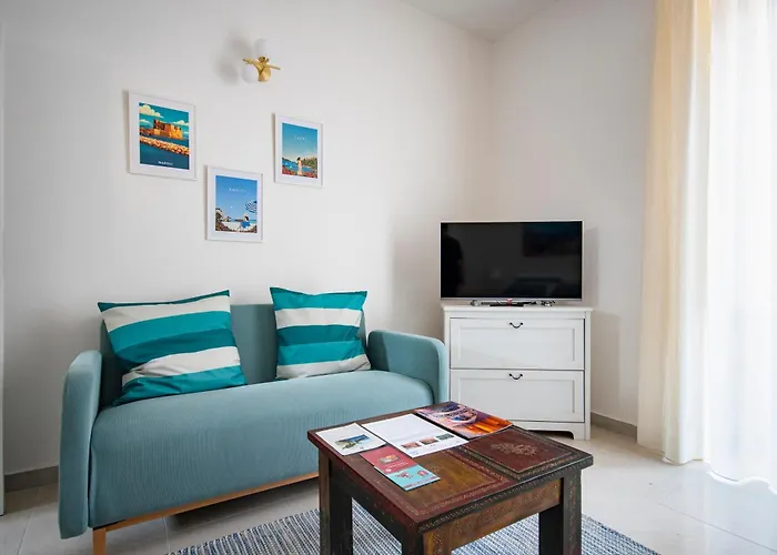 Oplonti 76 아파트 토레 안눈치아타